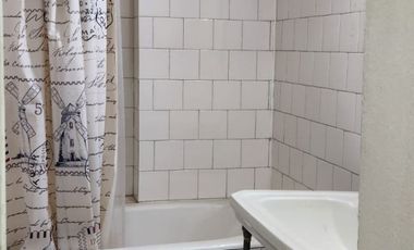 Arriendo Luminosa y Tranquila Oficina en Santiago Centro, Metro La Moneda y Santa Ana.