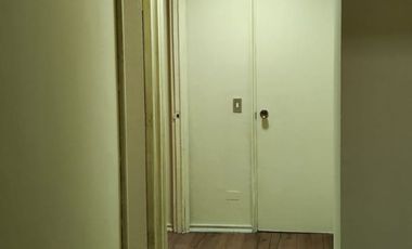 Arriendo Luminosa y Tranquila Oficina en Santiago Centro, Metro La Moneda y Santa Ana.