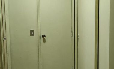 Arriendo Luminosa y Tranquila Oficina en Santiago Centro, Metro La Moneda y Santa Ana.