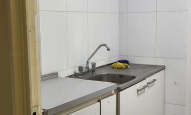 Arriendo Luminosa y Tranquila Oficina en Santiago Centro, Metro La Moneda y Santa Ana.