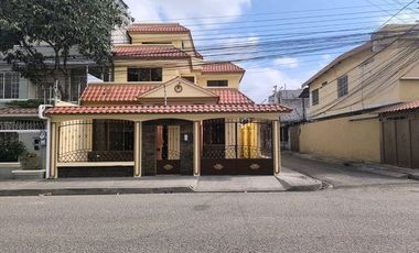 ALQUILER CASA TRES PISOS, NORTE DE MACHALA
