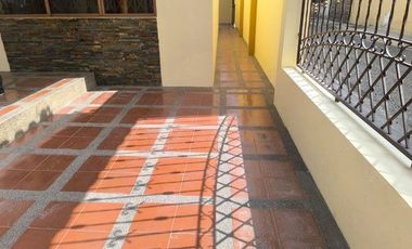 ALQUILER CASA TRES PISOS, NORTE DE MACHALA
