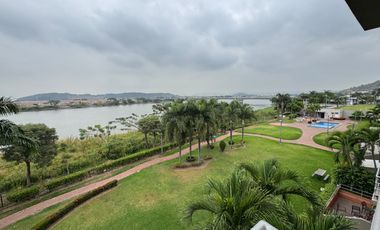En venta departamento de 3 dormitorios en Urb.Altos del Río en av.Leon Febres Cordero.