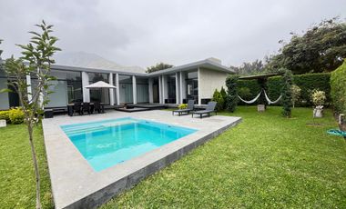 Hermosa Casa con piscina y gran jardín en Fundo Cieneguilla 🏠🌳