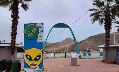 VENDO CASA EN LAS SALINAS, CHILCA, LIMA  AMOBLADA 3 DORMITORIOS