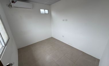 En venta departamento de 2 dormitorios en urb.Villas del Rey.