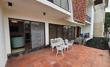URB.LA FUENTE, Alquilo Casa Amplia Amoblada, 5 dormitorios, $1500.