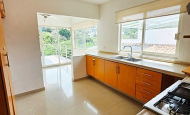 Las Cañadas Casa en Venta en Coto San Ángel con Hermosa Vista