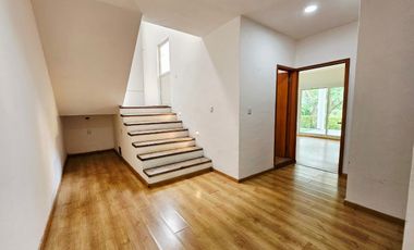 Las Cañadas Casa en Venta en Coto San Ángel con Hermosa Vista