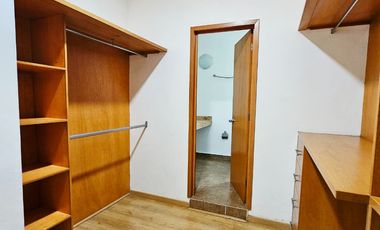 Las Cañadas Casa en Venta en Coto San Ángel con Hermosa Vista