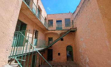 ¡Casona en el corazón de Puebla, ideal para inversión!