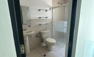 CASA EN VENTA AL ORIENTE DE SALTILLO EN FRACCIONAMIENTO PUERTA DEL REY