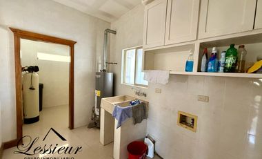 SE VENDE HERMOSA CASA UBICADA EN CERRADA ARBOLEDA