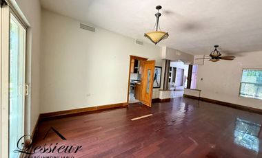SE VENDE HERMOSA CASA UBICADA EN CERRADA ARBOLEDA