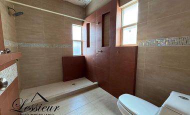 SE VENDE HERMOSA CASA UBICADA EN CERRADA ARBOLEDA