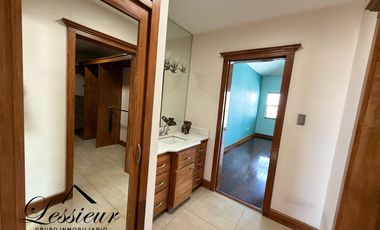 SE VENDE HERMOSA CASA UBICADA EN CERRADA ARBOLEDA
