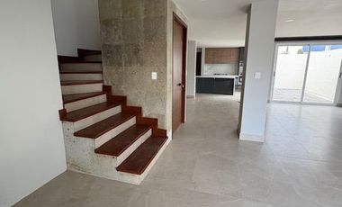 ESTRENA CASA RENTANDO TOTALMENTE REMODELADA