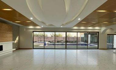 Residencia tipo villa C. Juarez