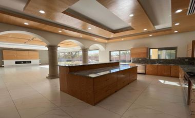 Residencia tipo villa C. Juarez