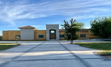 Residencia tipo villa C. Juarez