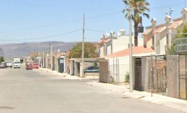 VENTA DE CASA EN SANTA ELENA AGUASCALIENTES COL URBI DEL VERGEL