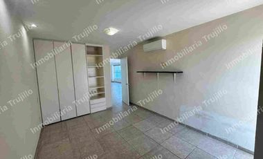 Rentó departamento frente al mar