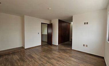 CASA DE ESTILO MODERNO NUEVA EN FRACCIONAMIENTO