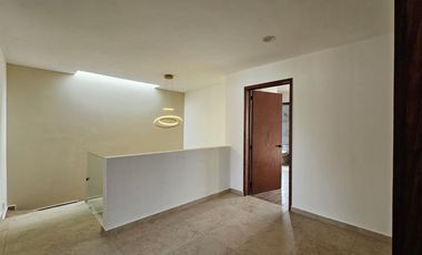 CASA DE ESTILO MODERNO NUEVA EN FRACCIONAMIENTO