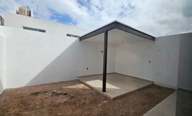 CASA DE ESTILO MODERNO NUEVA EN FRACCIONAMIENTO