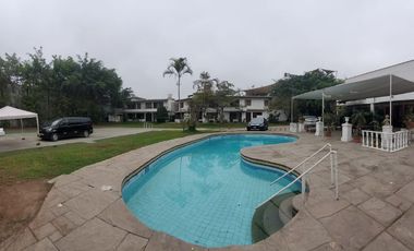 VENDO CASA COMO TERRENO EN SURCO 3,236 M2