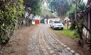 VENDO CASA COMO TERRENO EN SURCO 3,236 M2