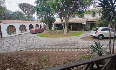 VENDO CASA COMO TERRENO EN SURCO 3,236 M2