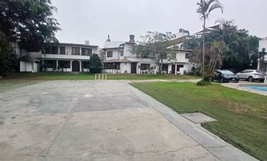 VENDO CASA COMO TERRENO EN SURCO 3,236 M2