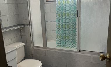 Vendo casa grande en Macul a pasos de la municipalidad