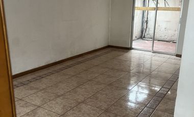Vendo casa grande en Macul a pasos de la municipalidad