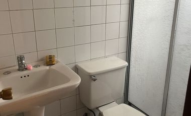 Vendo casa grande en Macul a pasos de la municipalidad