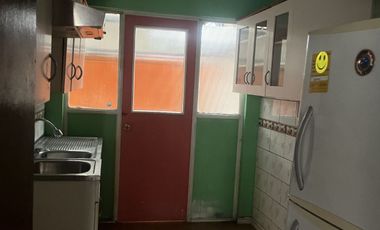 Vendo casa grande en Macul a pasos de la municipalidad
