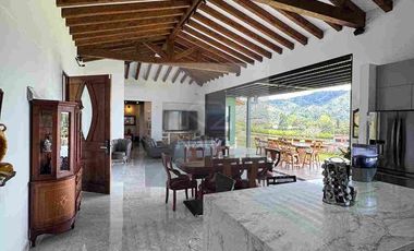 Casa campestre en unidad cerrada La Ceja