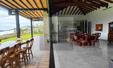 Casa campestre en unidad cerrada La Ceja