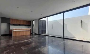 Casa en venta dentro del Frac Residencial Puerta de Hierro