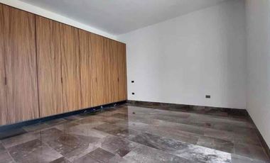 Casa en venta dentro del Frac Residencial Puerta de Hierro