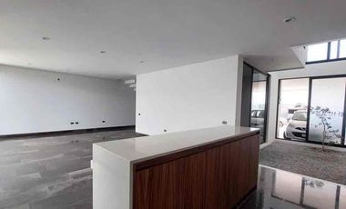Casa en venta dentro del Frac Residencial Puerta de Hierro