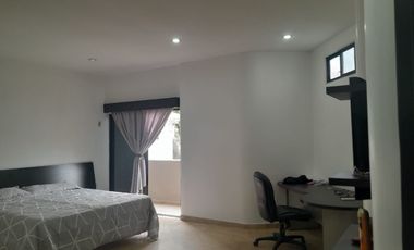 VENTA DE AMPLIA CASA + DEPARTAMENTO CON PISCINA – URBANIZACIÓN LAS RIBERAS, SAMBORONDÓN.