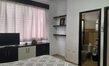VENTA DE AMPLIA CASA + DEPARTAMENTO CON PISCINA – URBANIZACIÓN LAS RIBERAS, SAMBORONDÓN.