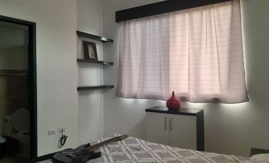 VENTA DE AMPLIA CASA + DEPARTAMENTO CON PISCINA – URBANIZACIÓN LAS RIBERAS, SAMBORONDÓN.