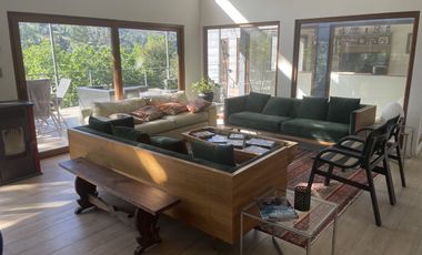 Casa Moderna En El Arrayán Con Maravillosa Vista Y Jardín.