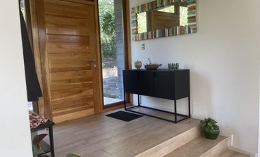 Casa Moderna En El Arrayán Con Maravillosa Vista Y Jardín.