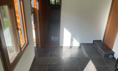 Casa Moderna En El Arrayán Con Maravillosa Vista Y Jardín.