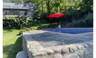 Casa Moderna En El Arrayán Con Maravillosa Vista Y Jardín.