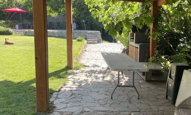 Casa Moderna En El Arrayán Con Maravillosa Vista Y Jardín.
